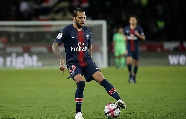 Neymar & Mbappe ngồi nhìn Cavani giúp PSG hủy diệt Ligue 1 - Bóng Đá