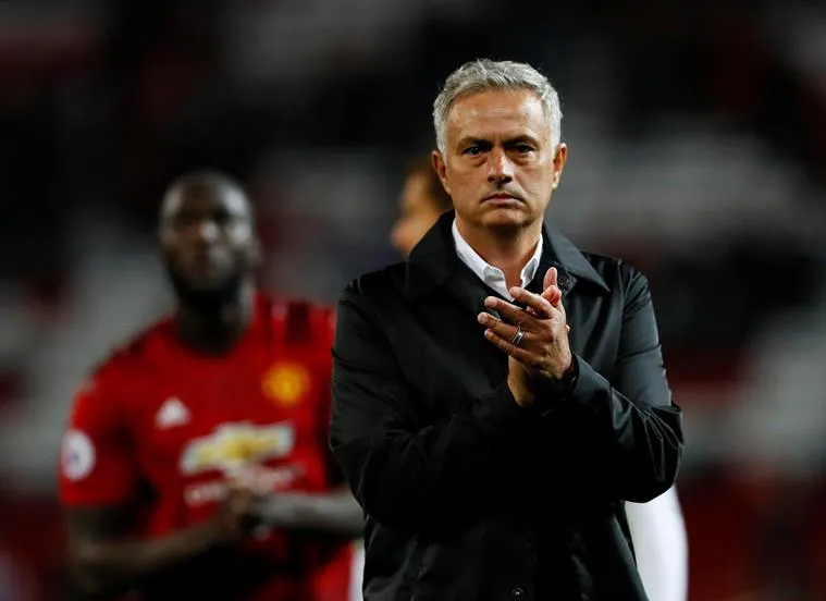 Rời M.U, Mourinho tiếp tục thư thả dạo phố - Bóng Đá