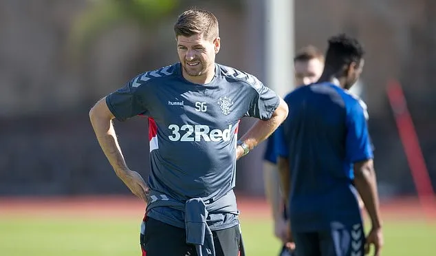 Gerrard ra giáo án hà khắc, cầu thủ Rangers nôn thốc, nôn tháo - Bóng Đá