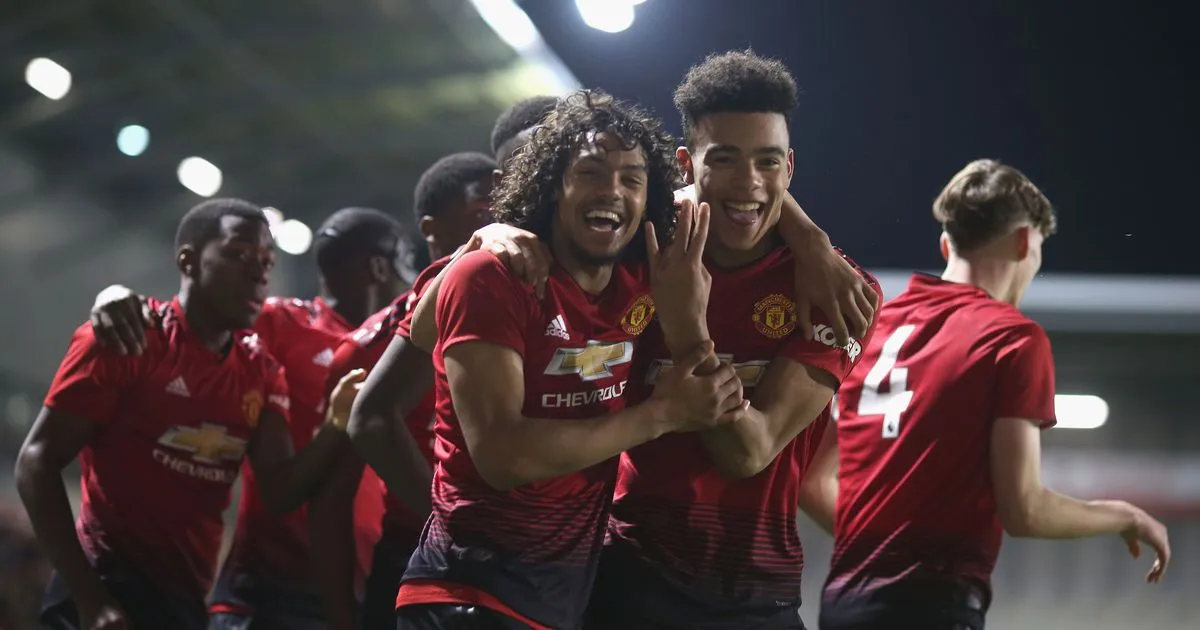 Khoác áo số 7, Tahith Chong lập siêu phẩm đá phạt cho U23 Man Utd - Bóng Đá