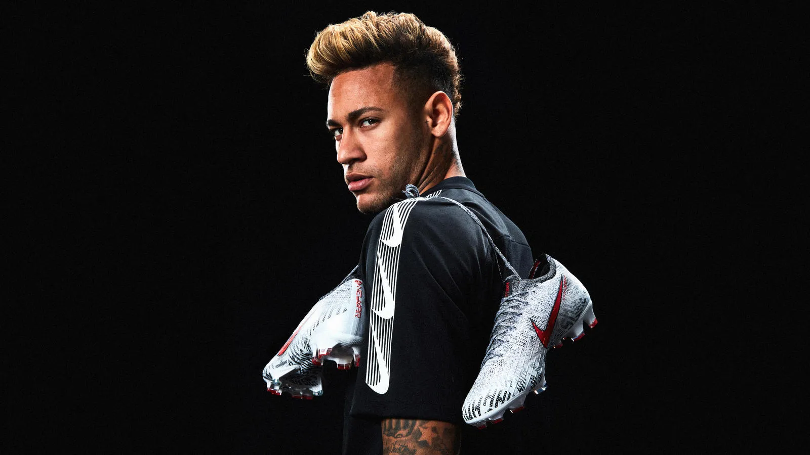 Neymar trở về quê nhà Brazil điều trị chấn thương - Bóng Đá
