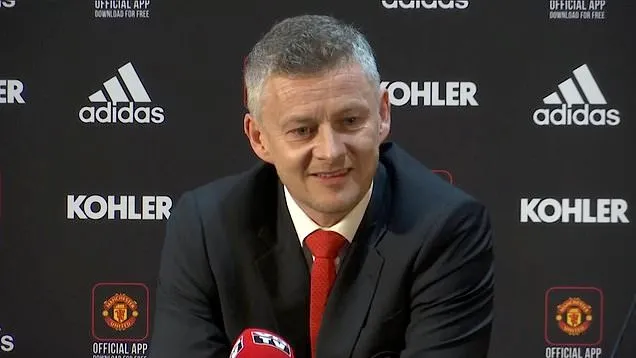 Ảnh Solskjaer, Man Utd tới sân tập - Bóng Đá