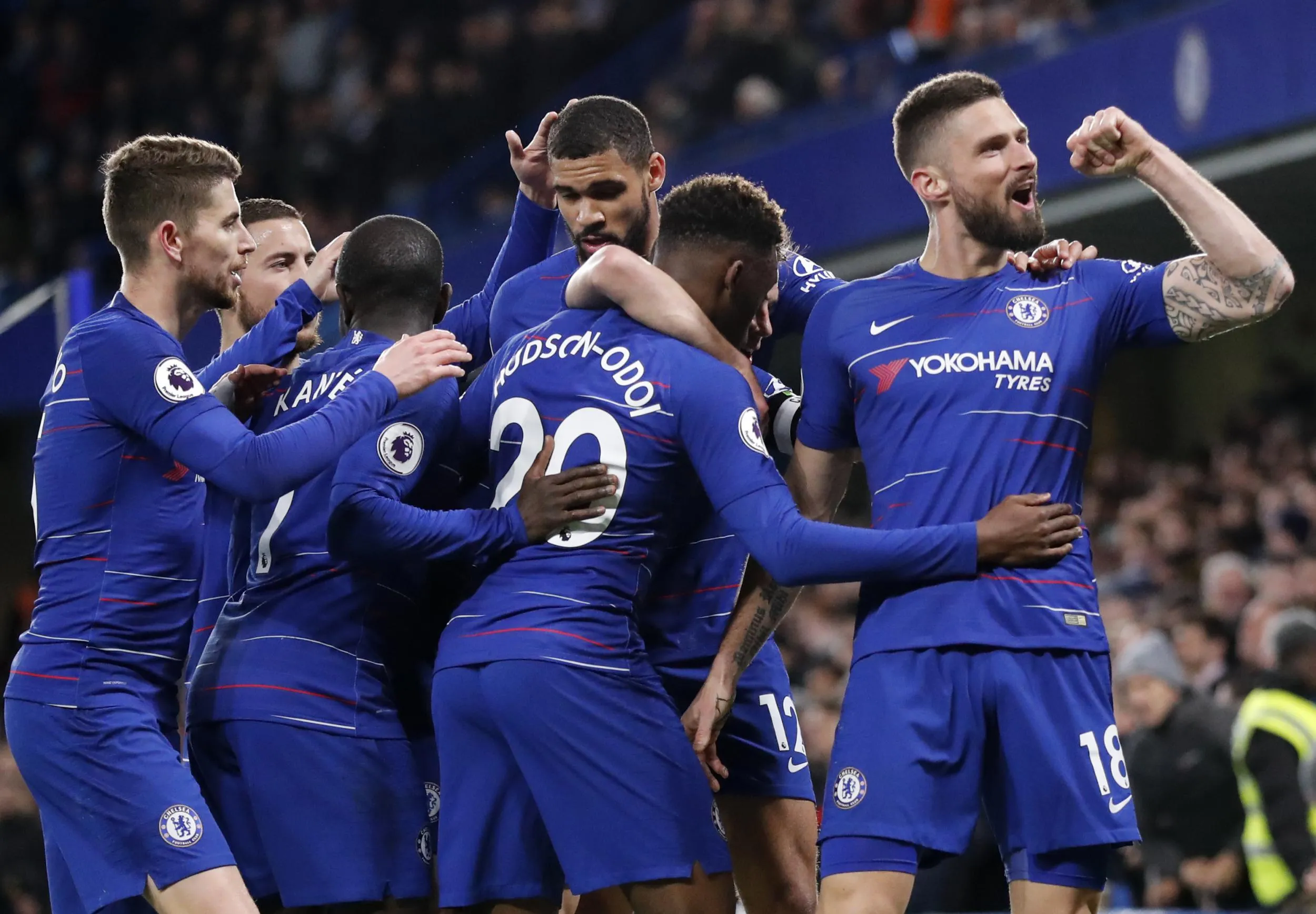 Chelsea, Tottenham cùng thắng đẩy Man Utd vào cửa nguy hiểm - Bóng Đá