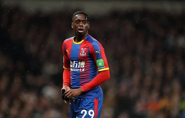 Aaron Wan-Bissaka Man Utd shirt number: What is available to £50m transfer target - Bóng Đá