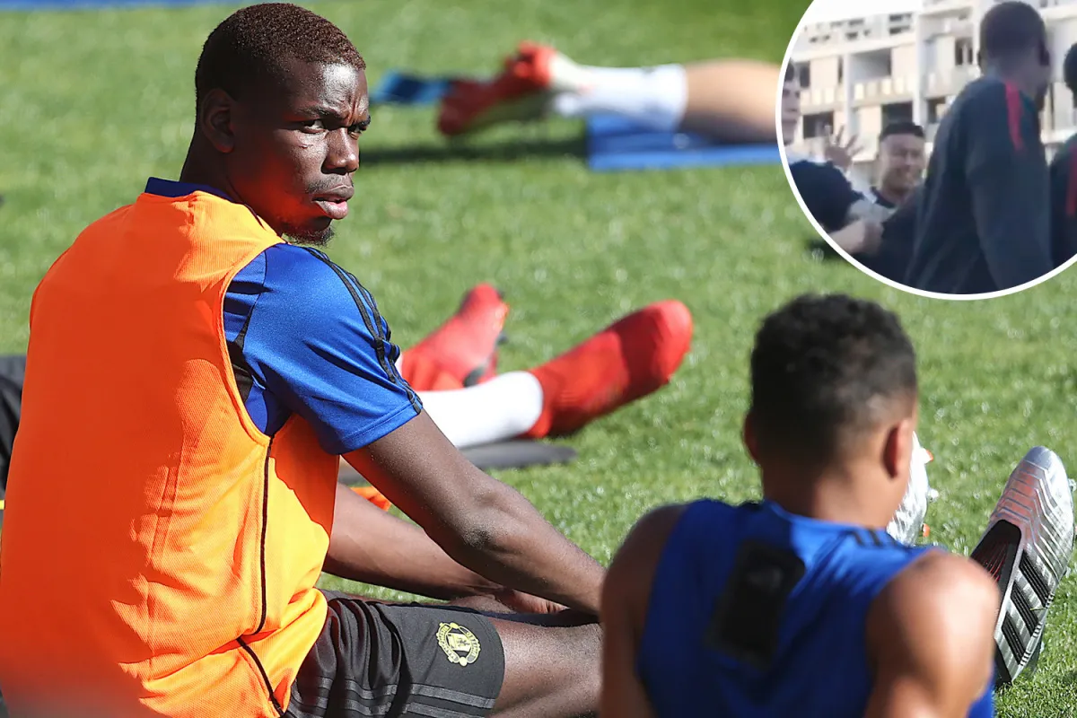 The truth behind Paul Pogba & Jesse Lingard’s ‘bust-up’ in Manchester United tour video - Bóng Đá