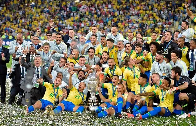 Roberto Firmino, Gabriel Jesus and Philippe Coutinho are joined by Brazil team-mates as they celebrate Copa America success in Rio de Janeiro - Bóng Đá