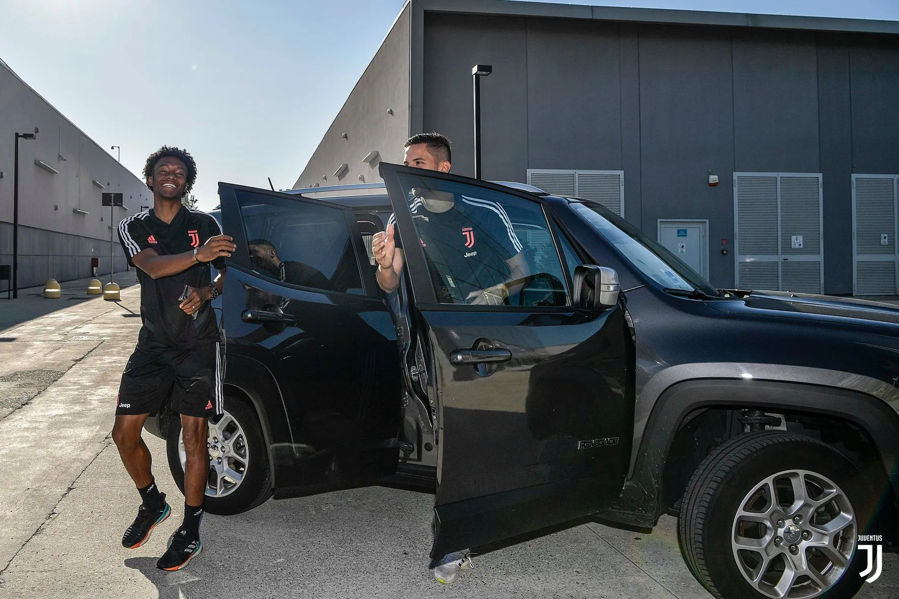 Juan Cuadrado and Rodrigo Bentancur back in Juventus - Bóng Đá