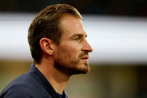 Huddersfield sack Jan Siewert after just three games of new season following Fulham defeat - Bóng Đá