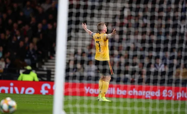 Lukaku không ngừng ghi bàn trong ngày De Bruyne lập kỷ lục khủng - Bóng Đá