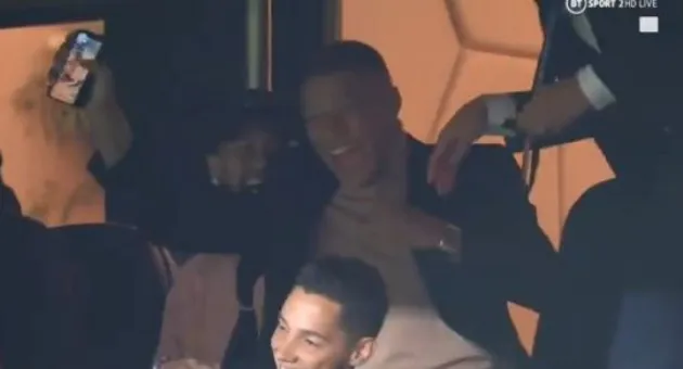 Neymar and Kylian Mbappe spotted laughing at Real Madrid as Paris Saint-Germain seal emphatic win - Bóng Đá