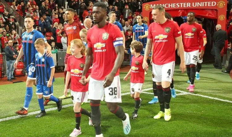 Ole Gunnar Solskjaer's reason for making Axel Tuanzebe captain over Paul Pogba - Bóng Đá