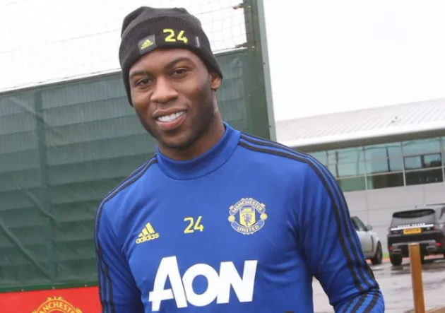 Tim Fosu-Mensah in training with Man United for first time in 5 months - Bóng Đá