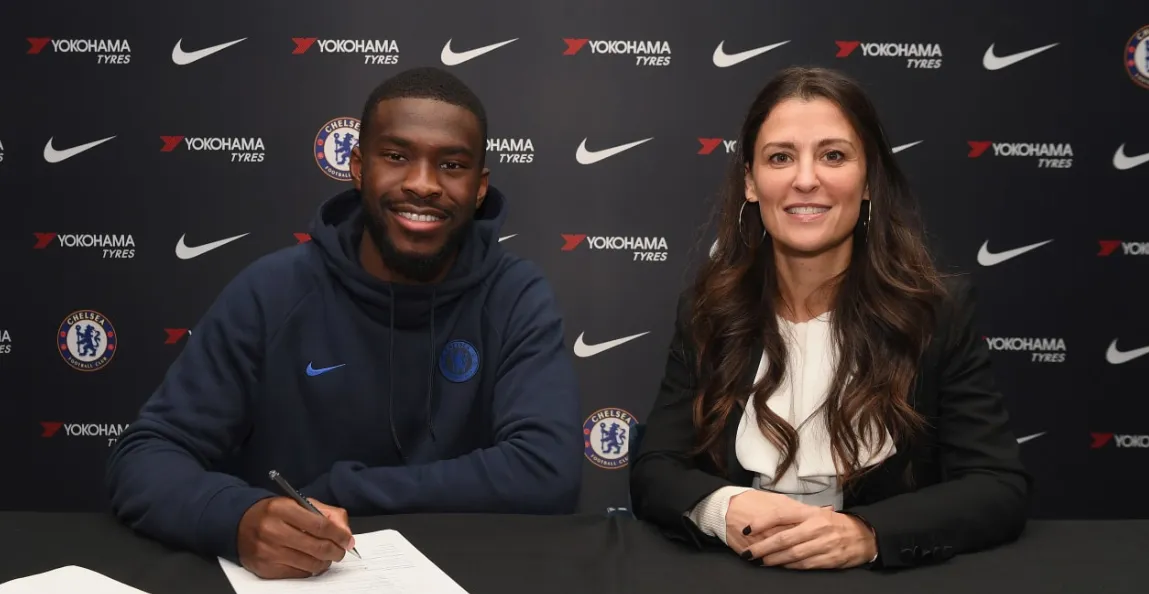 FIKAYO TOMORI signs new deal - Bóng Đá