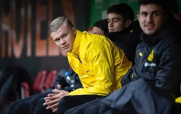 Nổ hattrick ra mắt Dortmund, Haaland khiến M.U tiếc nuối - Bóng Đá