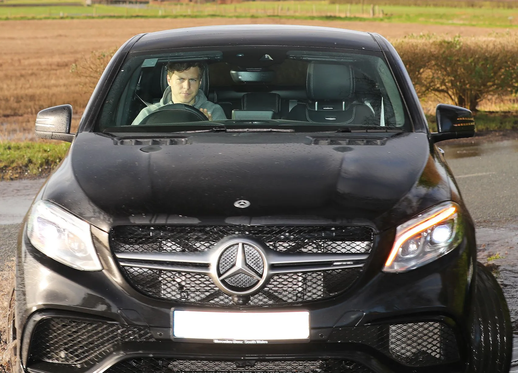 Pictures: Manchester United players arrive for training on eve of Watford fixture - Bóng Đá