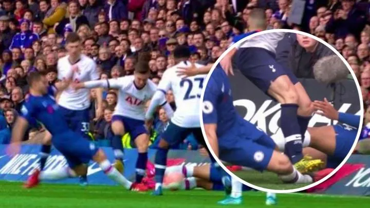 VAR admit Lo Celso red card decision was wrong after Spurs midfielder's reckless challenge on Azpilicueta - Bóng Đá