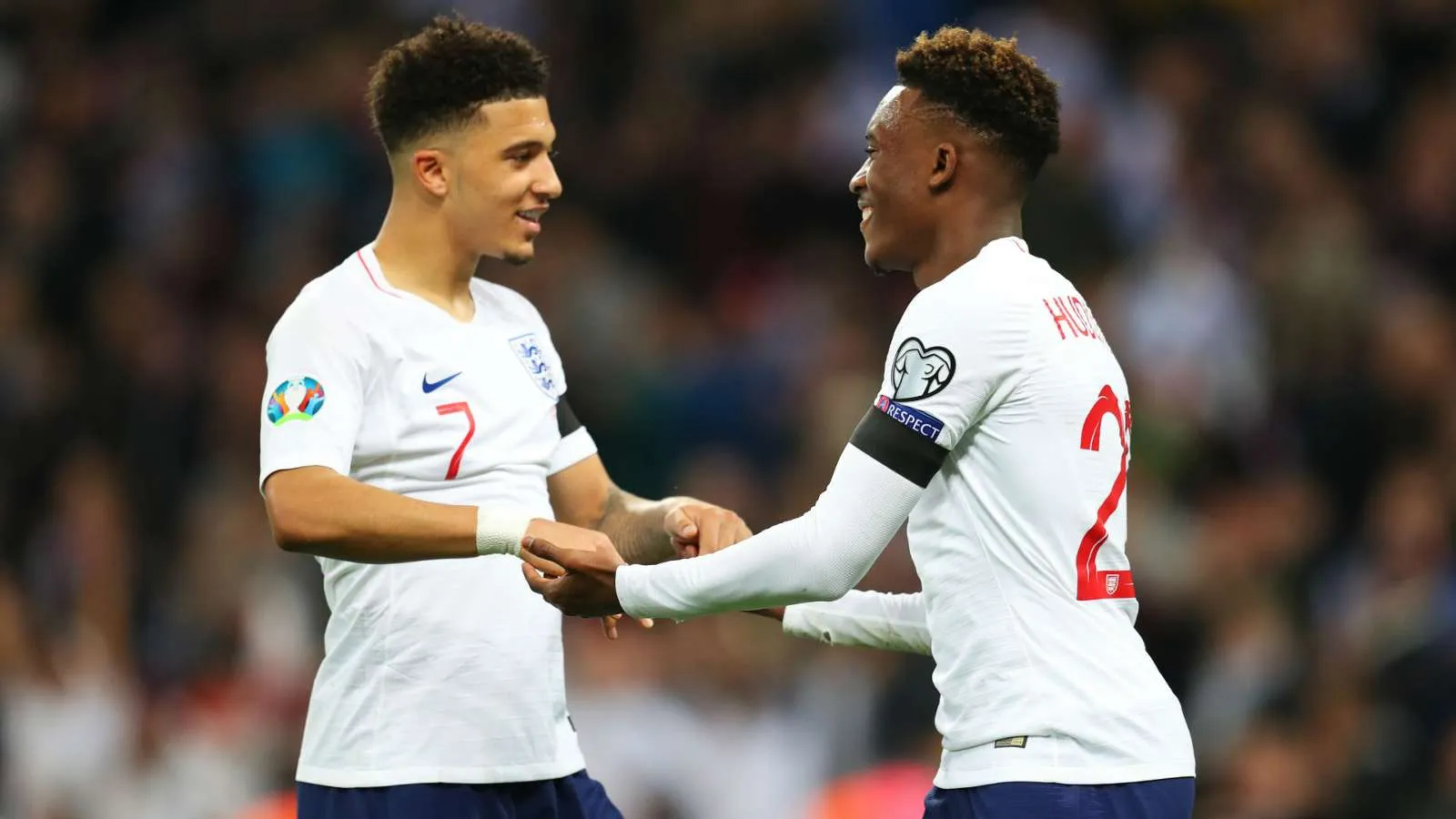 'I'd love Sancho to come to Chelsea' - Hudson-Odoi eager to link-up with England team-mate at Stamford Bridge - Bóng Đá