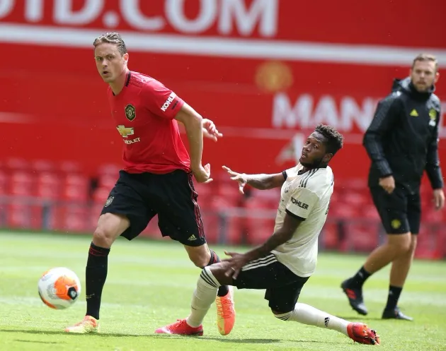 Man Utd thi đấu nội bộ: Pogba và Fernandes khiến tất cả phát sốt - Bóng Đá