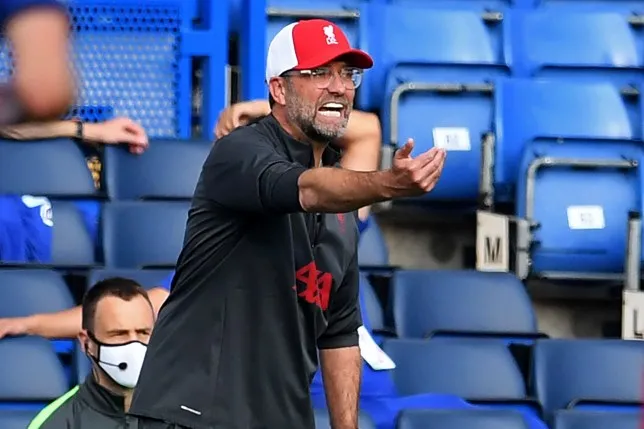 Jurgen Klopp blasts Liverpool players for celebrating red card against Chelsea - Bóng Đá