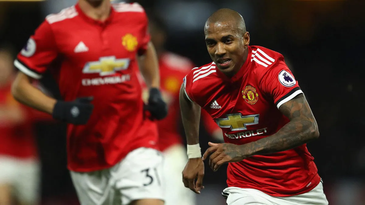 MU và vũ khí bí mật: Phép màu Ashley Young - Bóng Đá