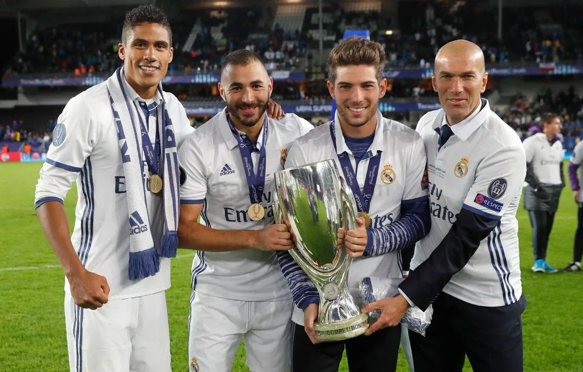 SỐC: Chưa đến MU, Zidane đã đòi mua bộ 3 ngôi sao Real - Bóng Đá