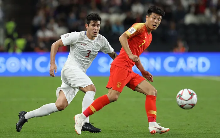 Quế Ngọc Hải lọt top 10 cầu thủ xuất sắc nhất lượt trận 2 vòng bảng Asian Cup 2019 - Bóng Đá