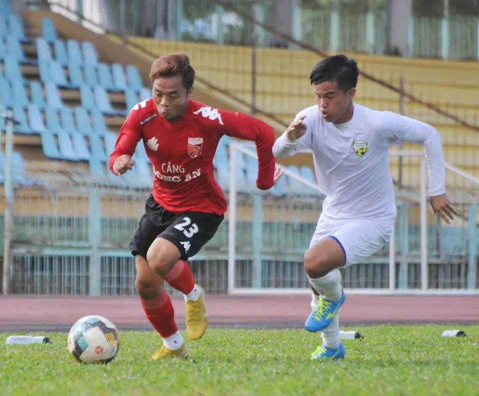 Vũ Em lập cú hattrick, U21 Long An thắng đậm Bến Tre trong trận cầu 9 bàn thắng - Bóng Đá