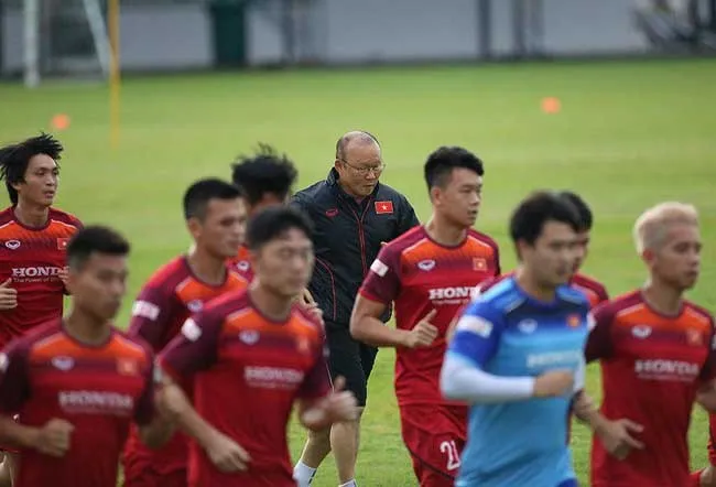 Thầy Park nhận tin vui từ V-League, thêm thời gian cho ĐT Việt Nam chuẩn bị đấu Malaysia - Bóng Đá