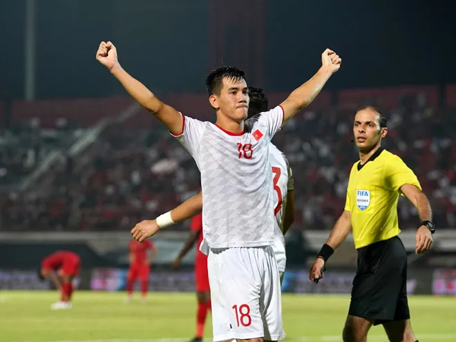 CHÍNH THỨC: HLV Park Hang-seo công bố danh sách 25 cầu thủ ĐT Việt Nam dự trận UAE, Thái Lan - Bóng Đá