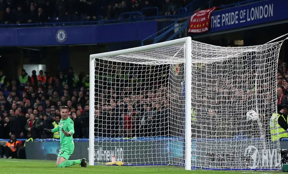 Mắc sai lầm kép, Liverpool ngã ngựa cay đắng trước Chelsea tại FA Cup - Bóng Đá