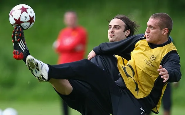 Dimitar Berbatov names Manchester United team-mate Nemanja Vidic as toughest opponent - Bóng Đá