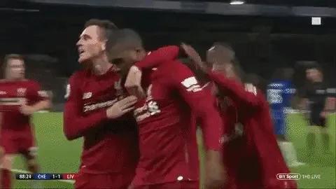 Klopp ôm Salah sau bàn thắng - Bóng Đá