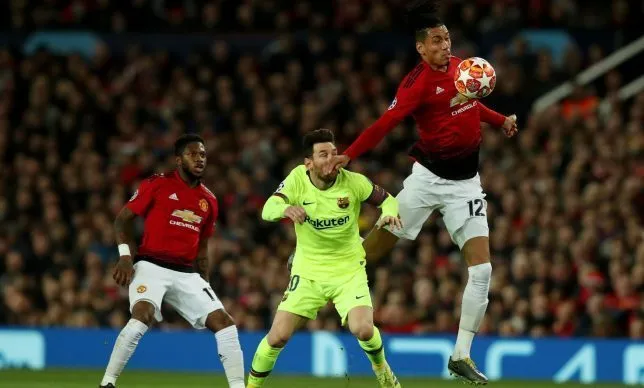 Smalling tiết lộ điều Messi nói sau pha va chạm - Bóng Đá