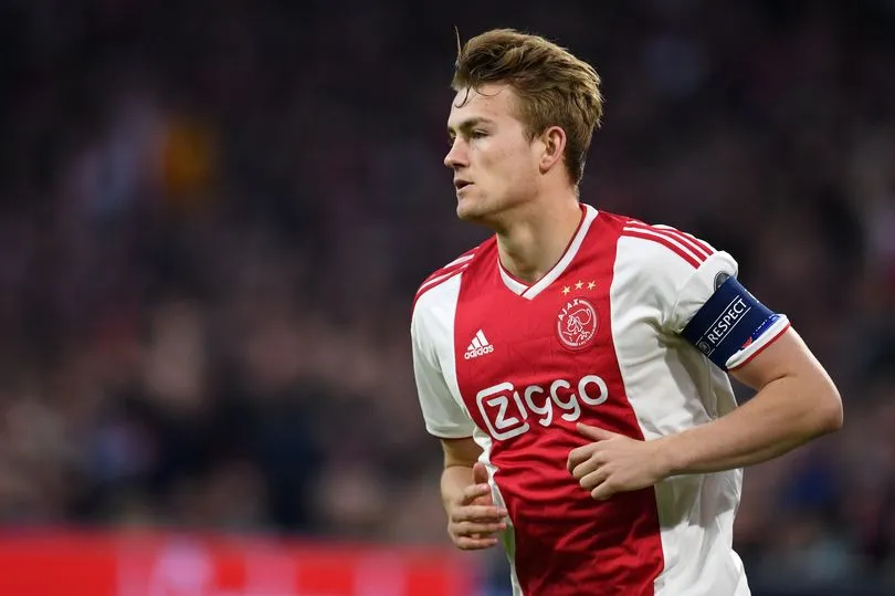 Barcelona 'anger at Matthijs de Ligt hands Manchester United transfer boost' - Bóng Đá