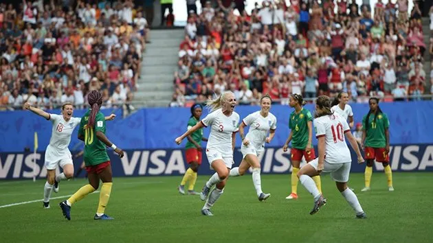 Refusing to restart play, spitting on opponents and 'career-ending' challenges – how England had to put up with Cameroon - Bóng Đá