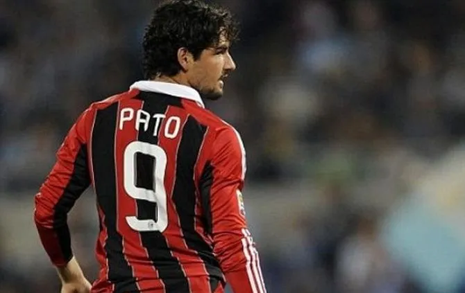 AC Milan ex-number 9  - Bóng Đá