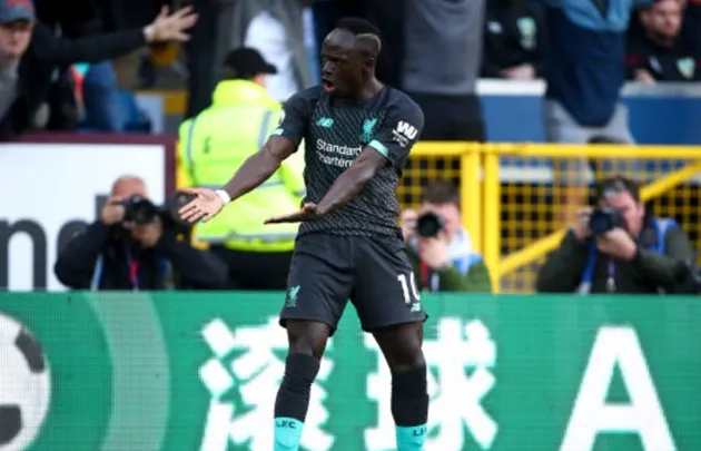 Roberto Firmino's reaction to Sadio Mane and Mohamed Salah after Liverpool beat Burnley - Bóng Đá