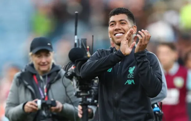 Roberto Firmino's reaction to Sadio Mane and Mohamed Salah after Liverpool beat Burnley - Bóng Đá