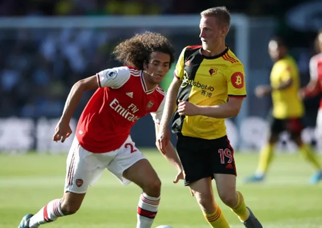 Matteo Guendouzi left with egg on his face after flashing 2-1 gesture at Watford fans as he is substituted off - ra dấu tay - Bóng Đá