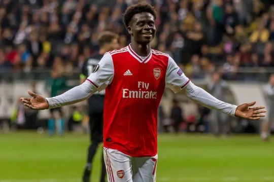 Unai Emery responds to Bukayo Saka claiming he can’t understand his instructions at Arsenal - Bóng Đá
