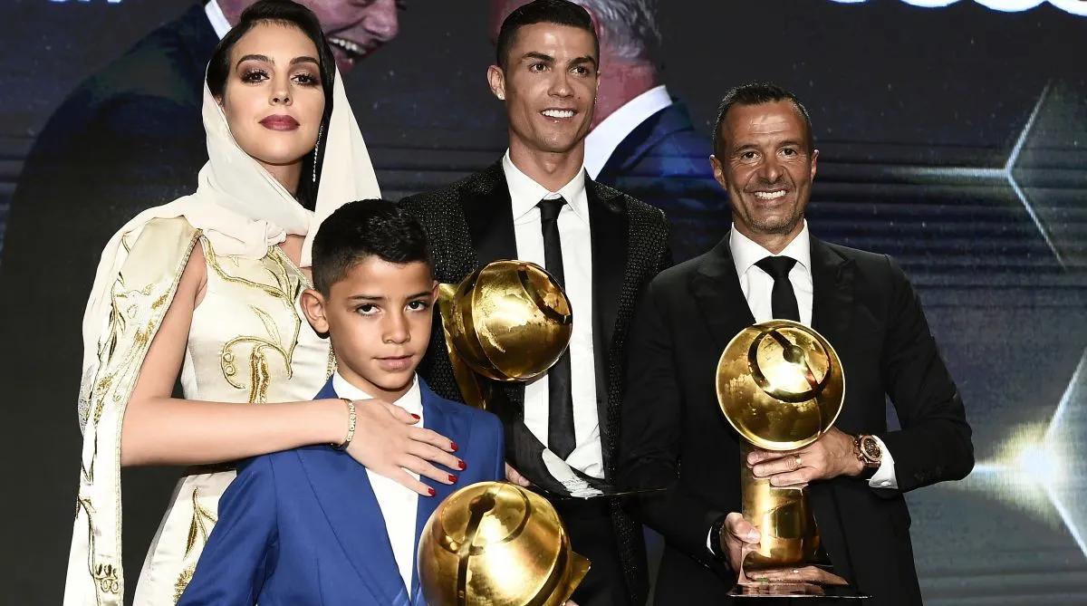 Ronaldo giành giải thưởng Globe Soccer - Bóng Đá
