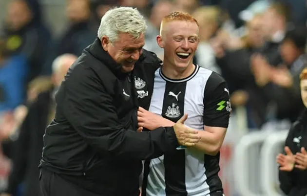 Newcastle hero Matty Longstaff admits debut winner vs Man Utd was ‘hit and hope’  - Bóng Đá