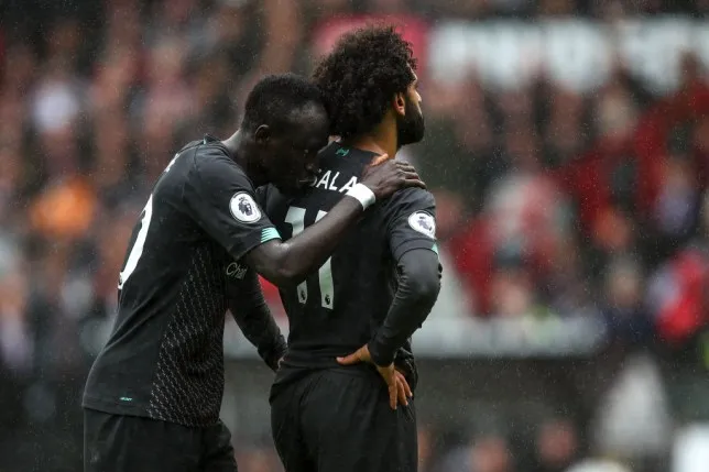 Sadio Mane reveals Mohamed Salah’s ‘strange reaction’ in Liverpool dressing room after row  - Bóng Đá