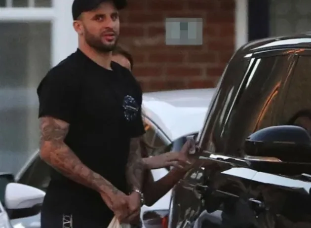 Man City’s Kyle Walker faces police quiz and £1,000 fine after breaking lockdown THREE times in 24 hours - Bóng Đá