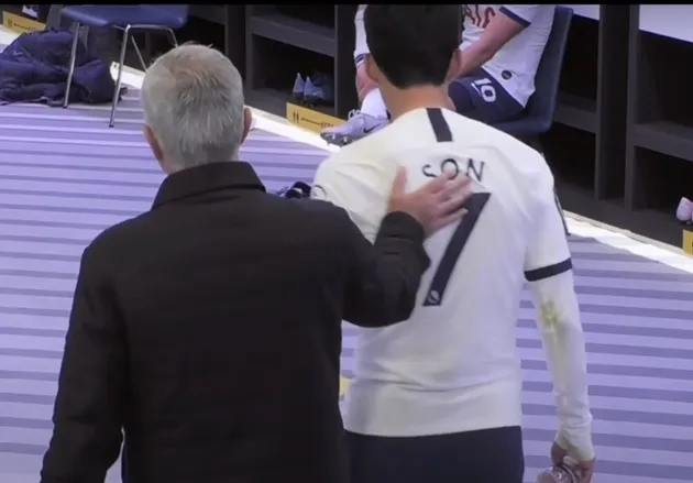 Son Feels the Fury of Lloris at Half-Time for not Tracking Back! - Bóng Đá