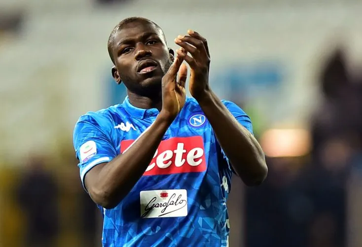 Ole Gunnar Solskjaer sent Sir Alex Ferguson to speak to Manchester United target Kalidou Koulibaly  - Bóng Đá