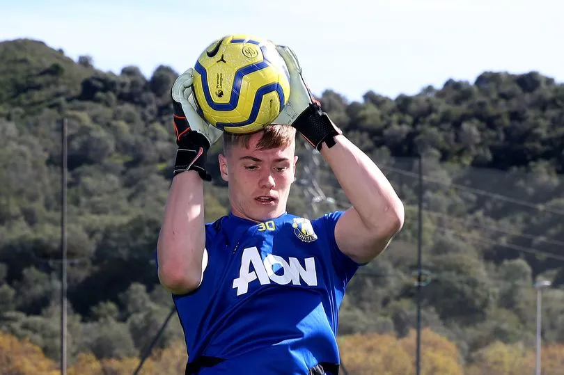 What Nathan Bishop has learned from David de Gea and Sergio Romero at Manchester United - Bóng Đá
