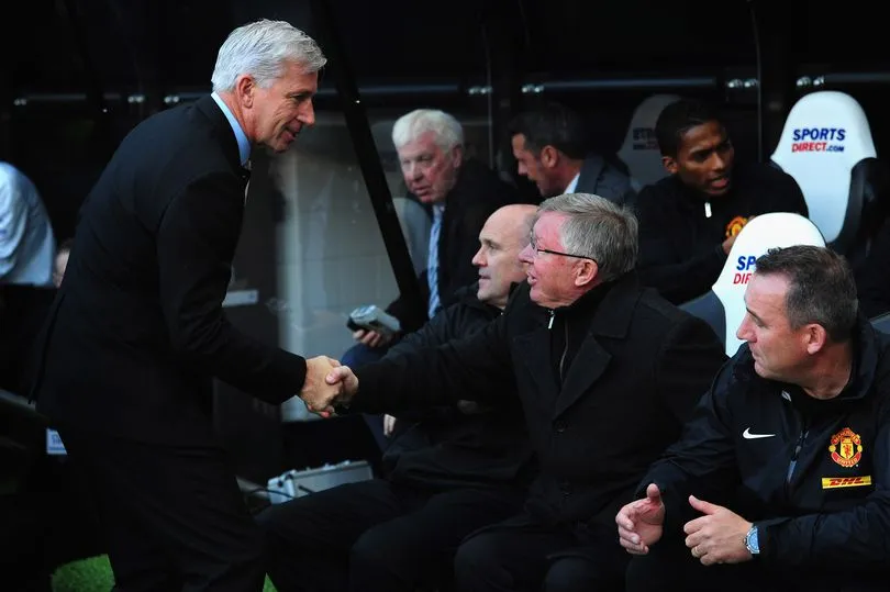 Why Manchester United legend Sir Alex Ferguson refused to speak to Alan Pardew for 14 months - Bóng Đá