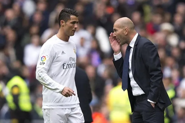 Zidane: Từ thu phục Ronaldo đến ‘vĩ đại nhất thế giới’ - Bóng Đá