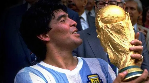 Lionel Messi: Tìm giấc mơ World Cup trong nỗi ám ảnh Maradona - Bóng Đá